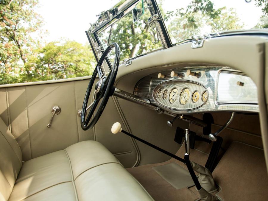  Chrysler Custom Imperial Roadster Convertible by LeBaron 1933 года  (фото 12 из 20)